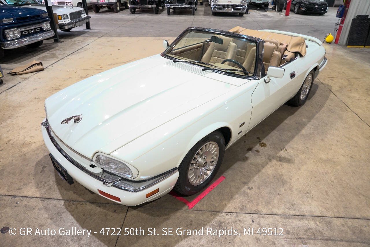Used 1995 Jaguar XJS V12 Convertible RWD image 15