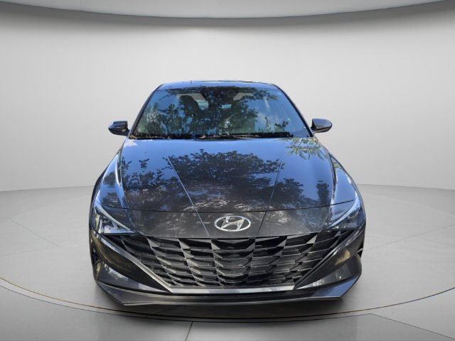 Used 2023 Hyundai Elantra SEL w/ Preferred Accessory Package FWD image 3
