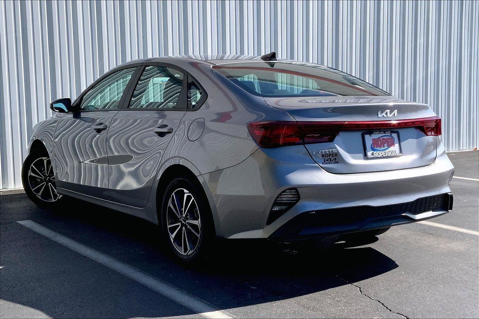 Used 2024 Kia Forte LXS FWD image 9