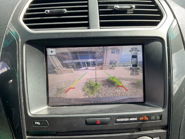 Used 2017 Ford Explorer XLT w/ Equipment Group 202A AWD/4WD image 28