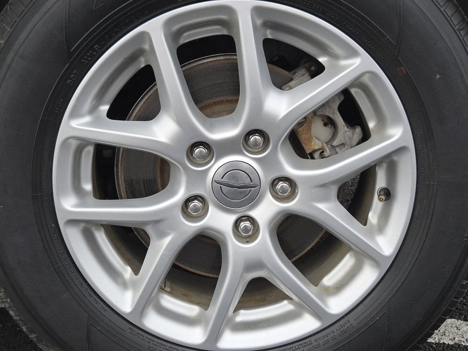 Used 2023 Chrysler Voyager LX image 8