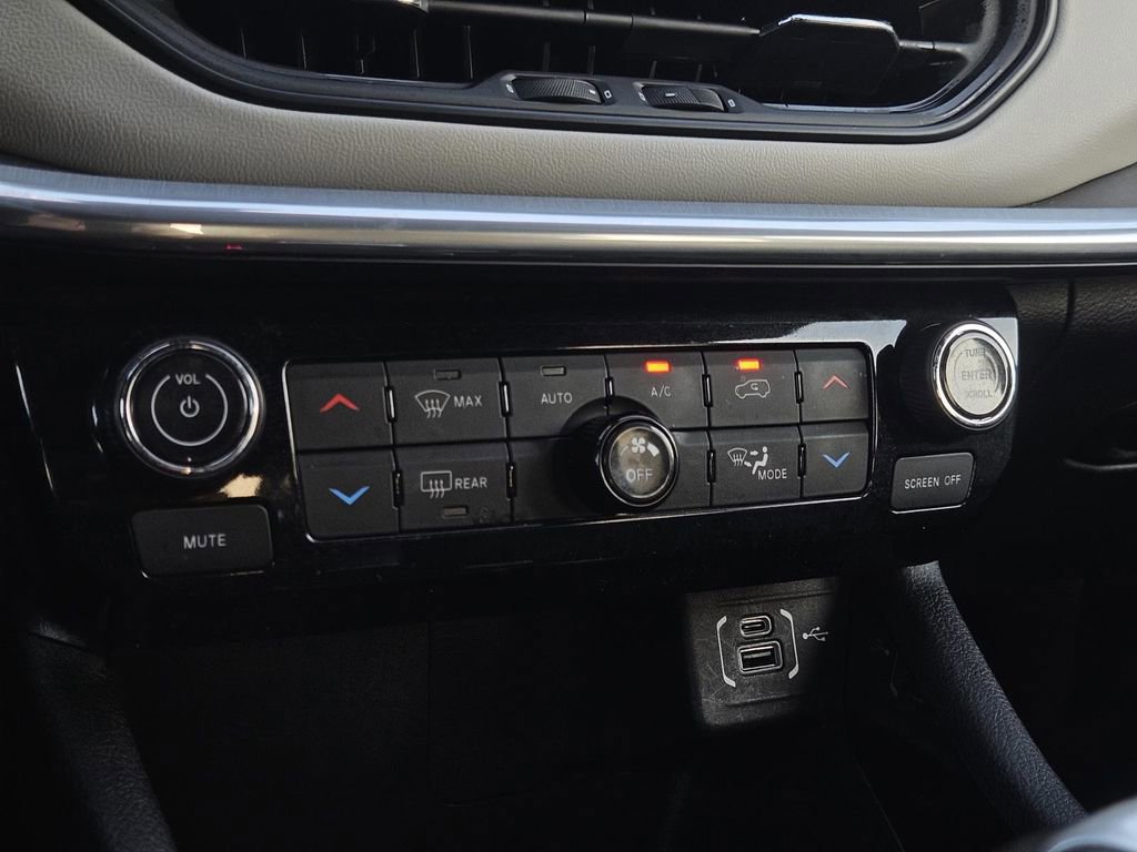 Used 2024 Jeep Compass Limited image 23