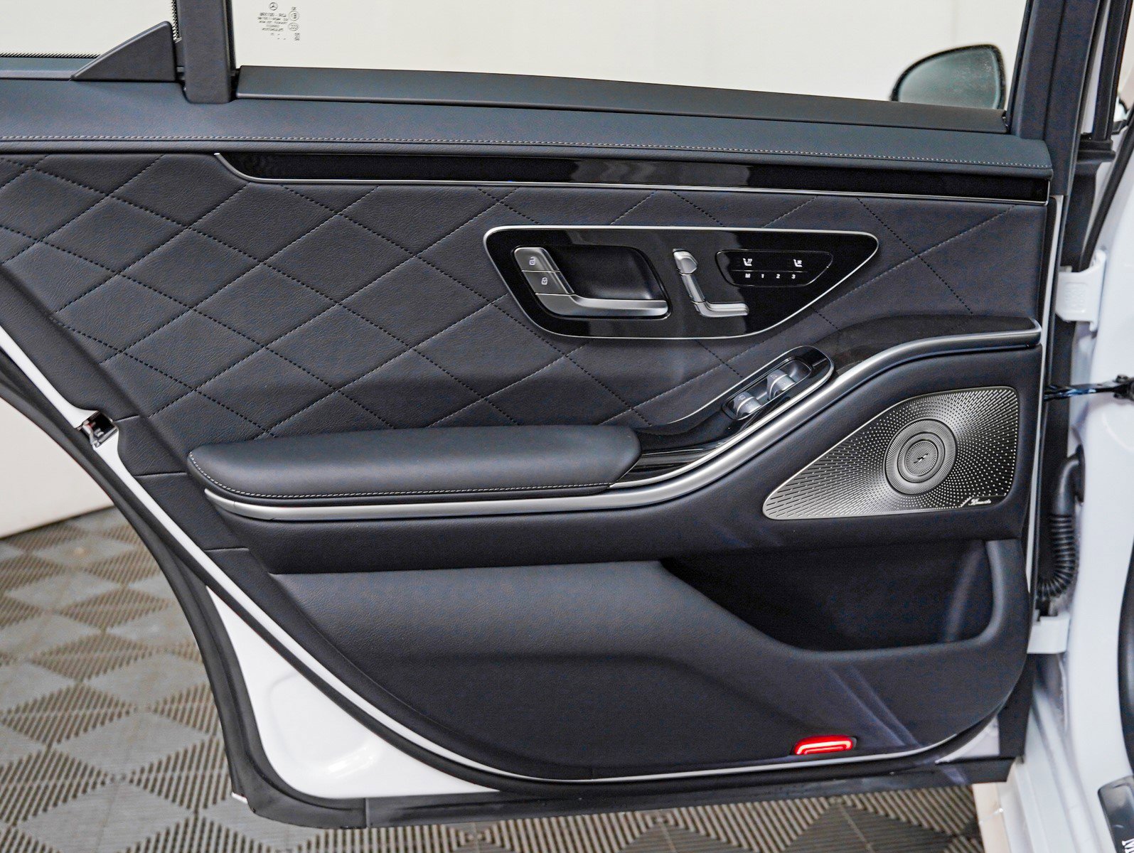 New 2026 Mercedes-Benz S 580 4MATIC Sedan image 23