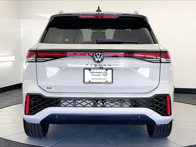 New 2026 Volkswagen Tiguan SE R-Line image 14