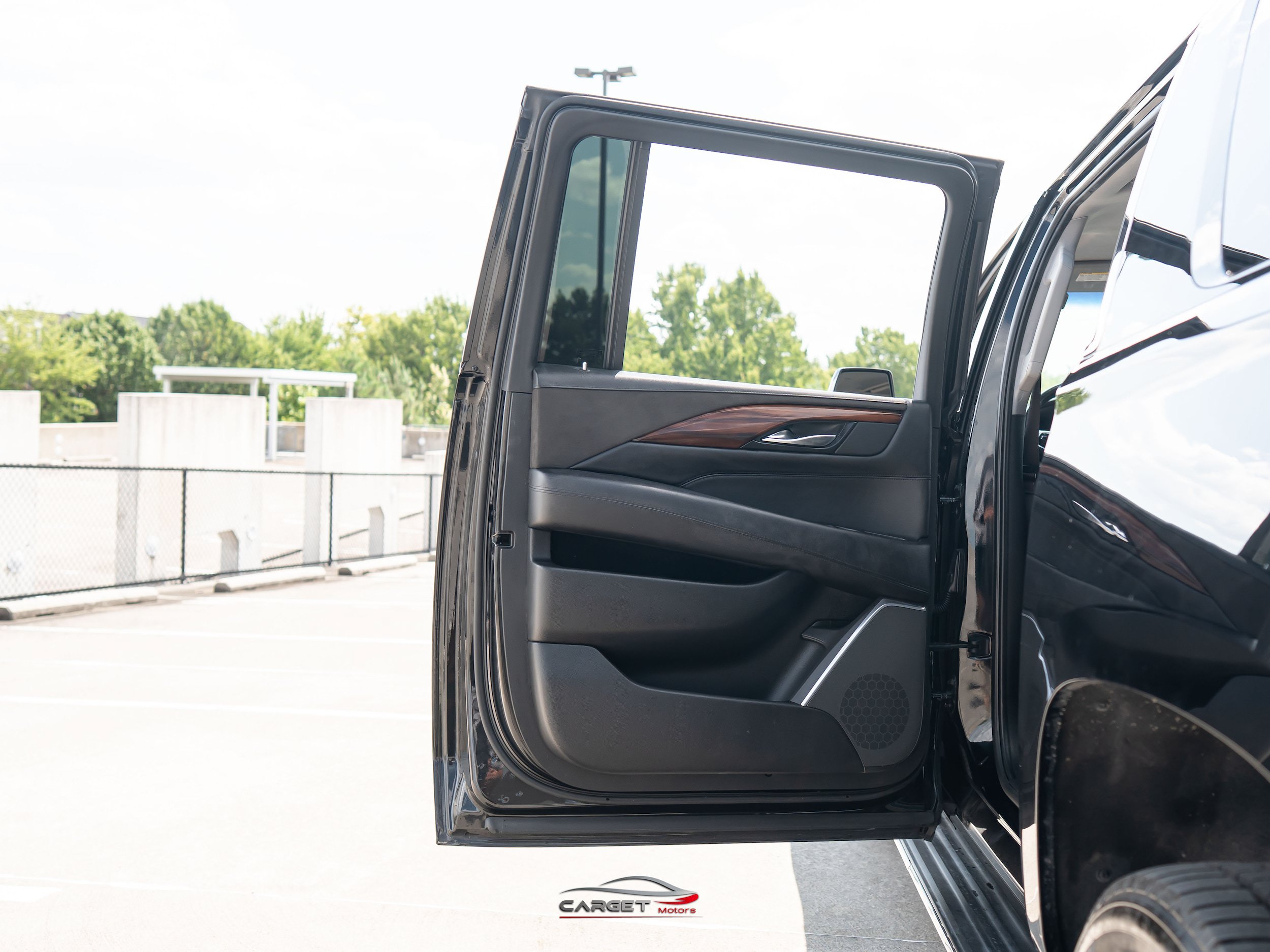 Used 2018 Cadillac Escalade ESV Luxury RWD image 41