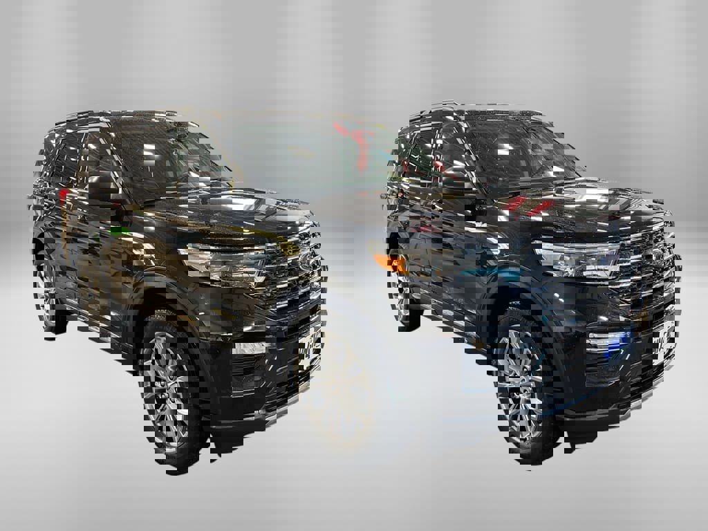 Used 2022 Ford Explorer XLT w/ Equipment Group 202A image 5