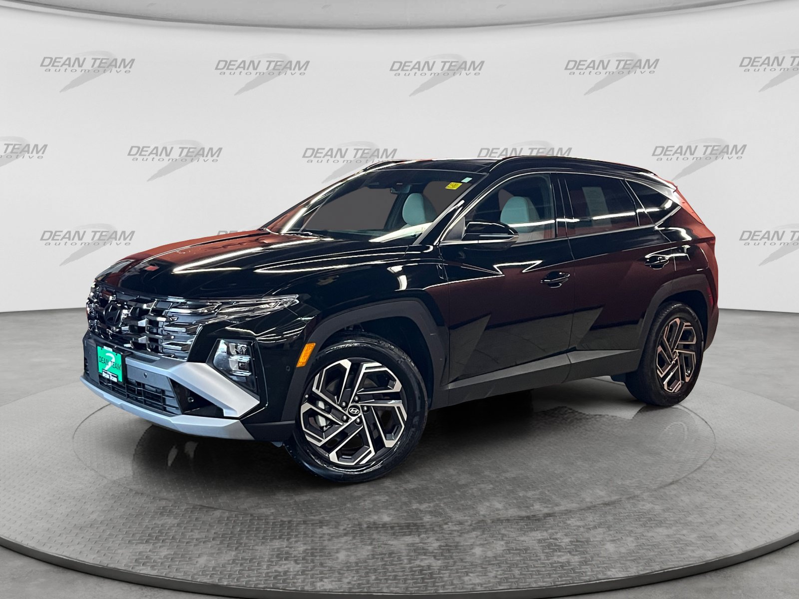 Used 2025 Hyundai Tucson Limited w/ Tow & Go Package AWD/4WD image 3