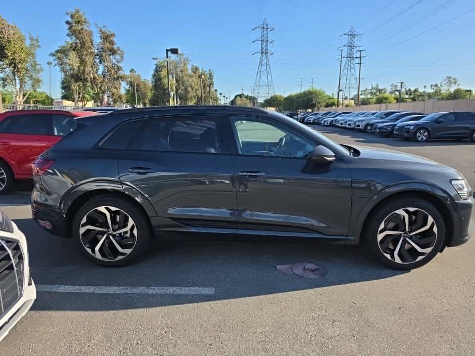 Used 2024 Audi Q8 e-tron Premium Plus w/ Premium Plus Package AWD/4WD image 25