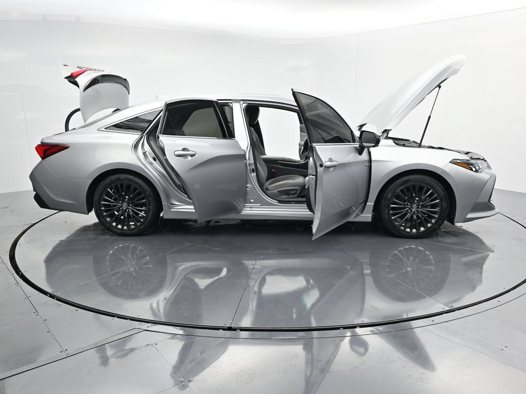 Used 2020 Toyota Avalon XSE FWD image 38