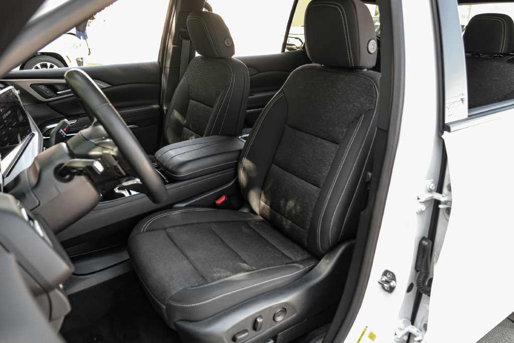 Used 2024 Chevrolet Traverse LT AWD/4WD image 8