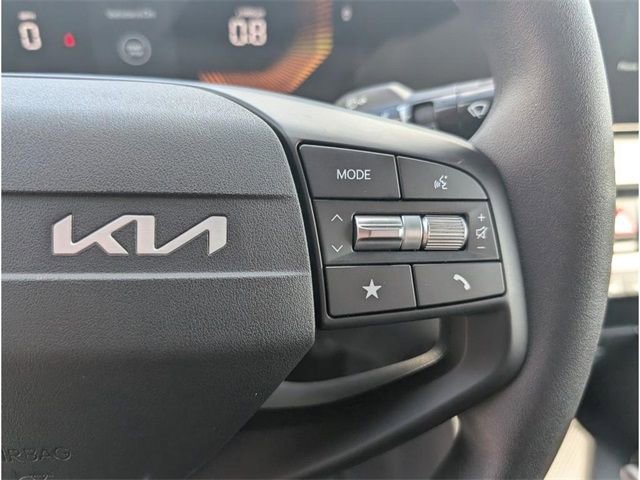 New 2025 Kia K4 LXS image 19