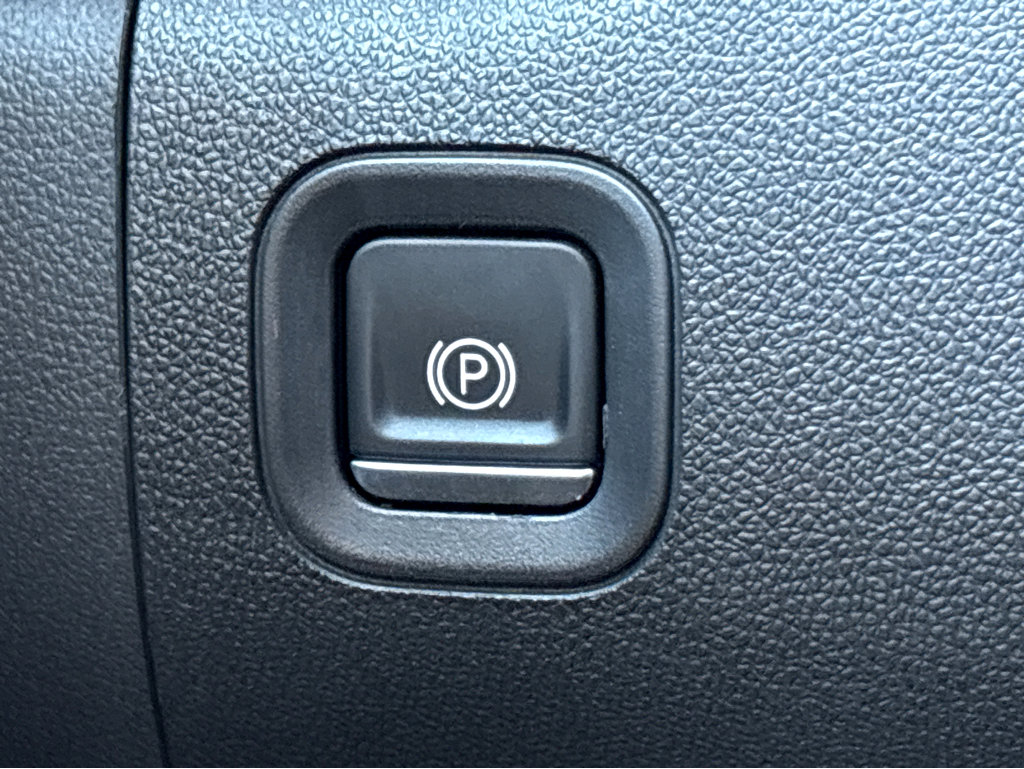 Used 2022 Chevrolet Silverado 1500 Custom image 27