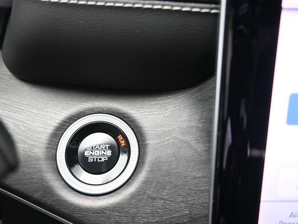 Used 2024 Jeep Grand Cherokee Limited w/ Trailer Tow Package image 28