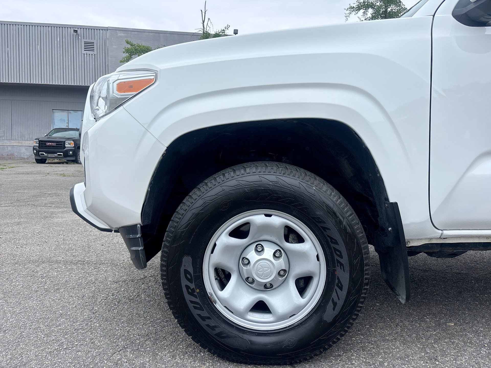 Used 2021 Toyota Tacoma SR AWD/4WD image 18