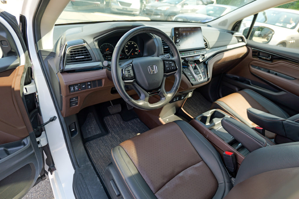 Used 2025 Honda Odyssey Elite image 19