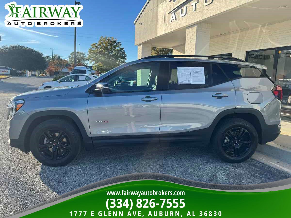Used 2023 GMC Terrain AT4 AWD/4WD image 9