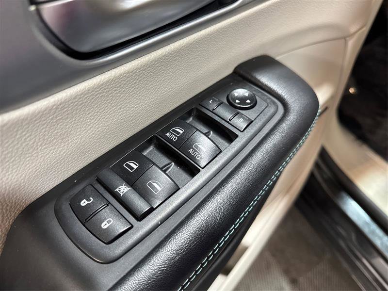 Used 2018 Chrysler Pacifica Limited w/ Advanced Safetytec Group image 30