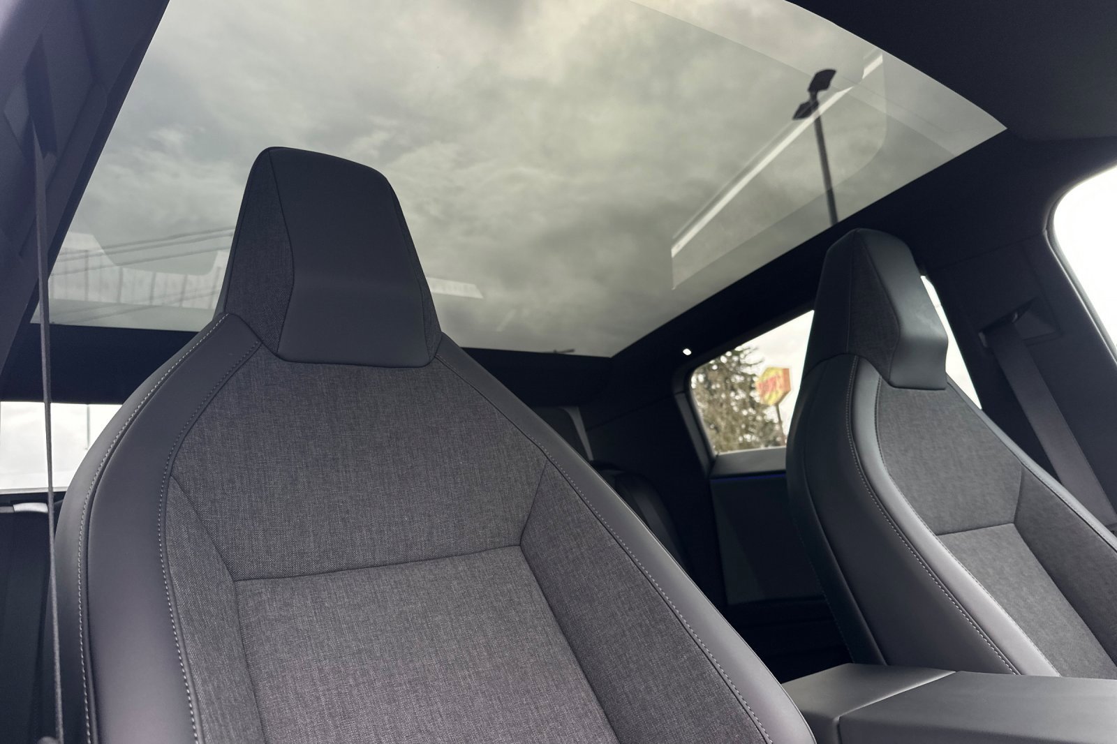 Used 2026 Tesla Cybertruck 2WD Crew Cab image 16