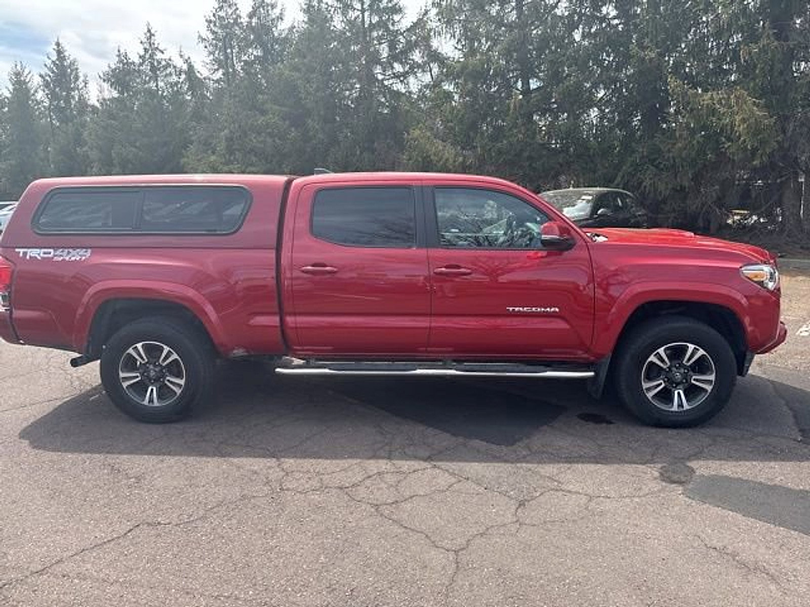 Used 2017 Toyota Tacoma TRD Sport image 12