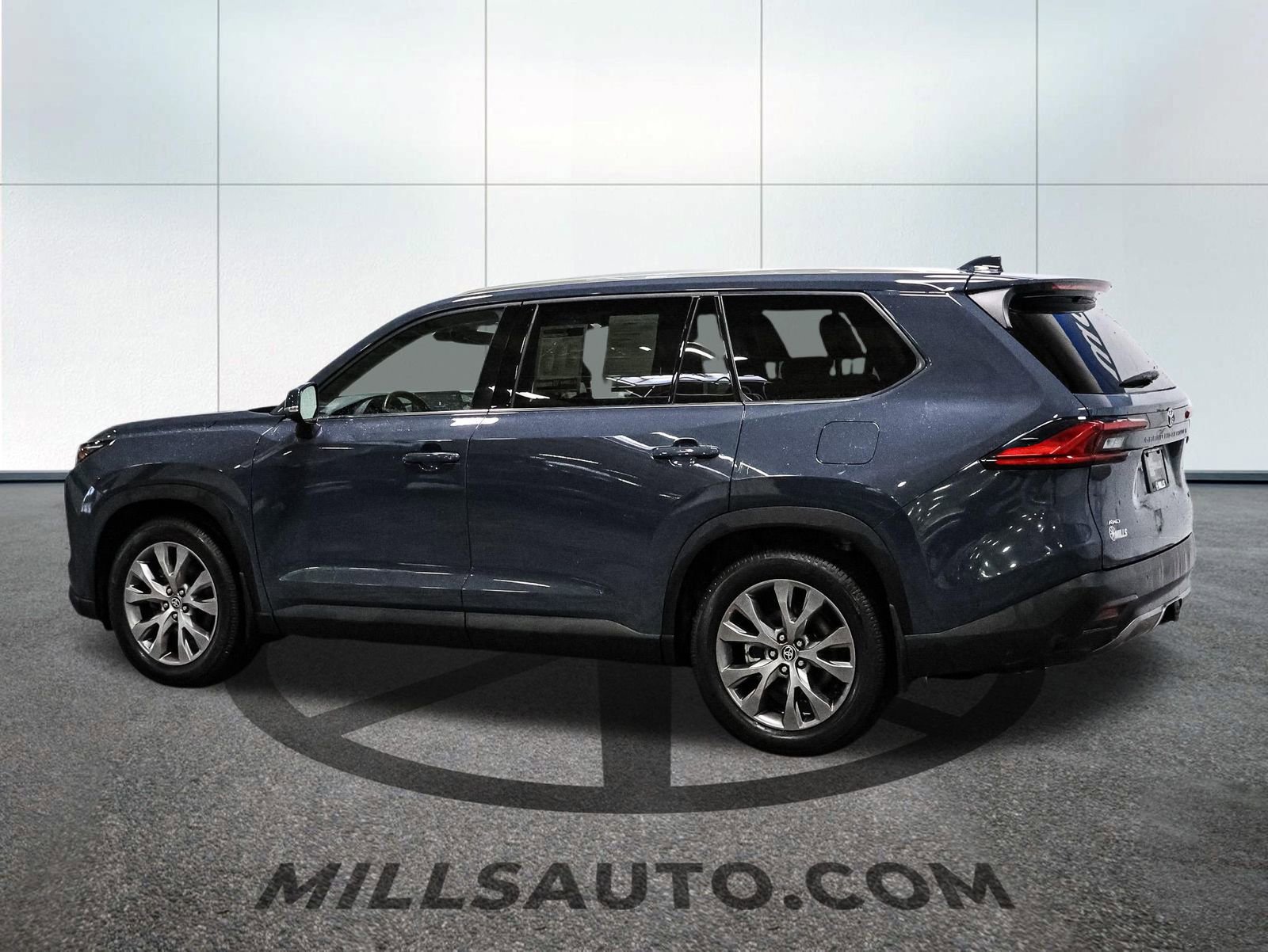 Used 2024 Toyota Grand Highlander Limited image 4