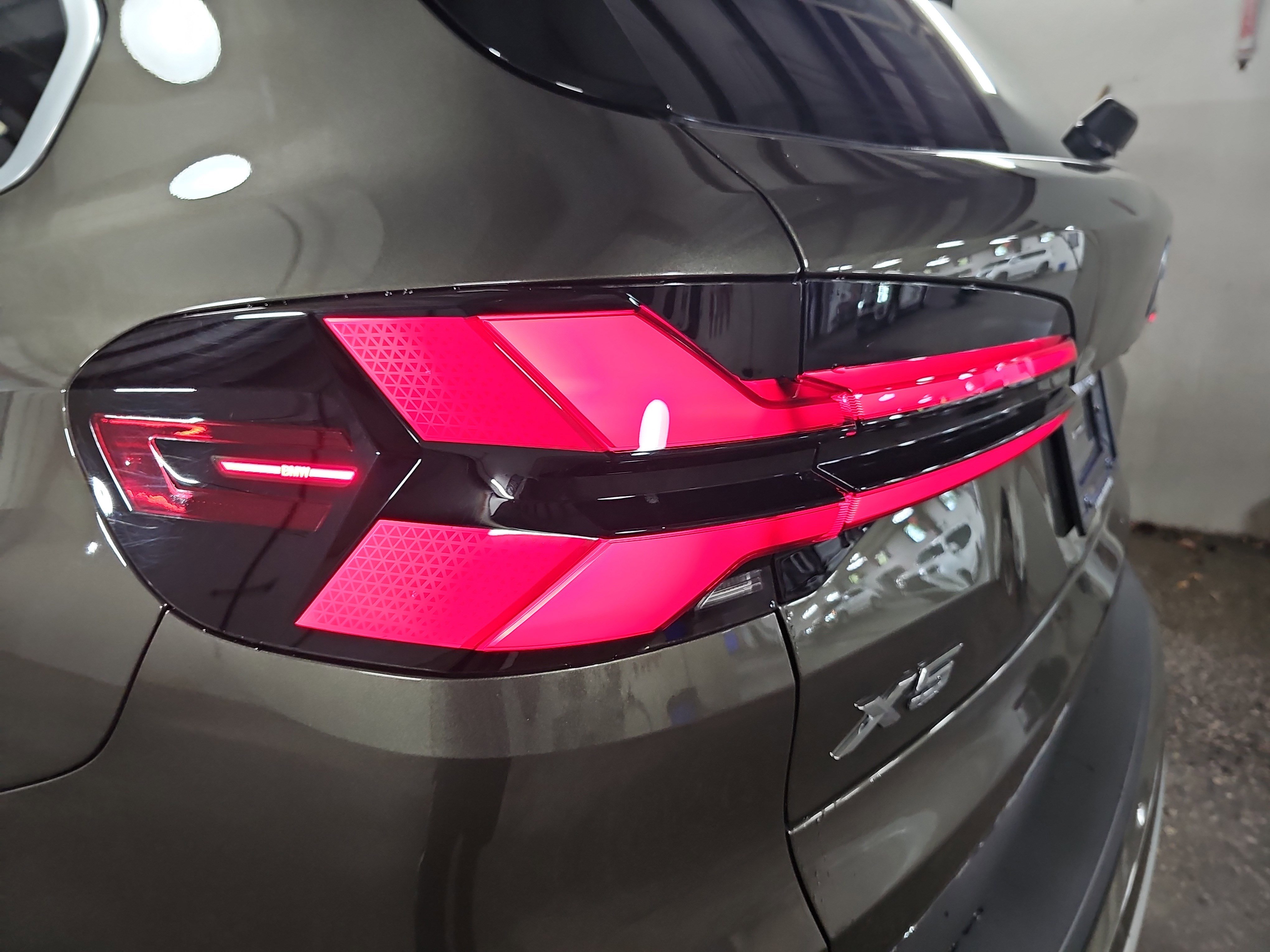 Certified 2024 BMW X5 xDrive50e w/ Premium Package AWD/4WD image 36