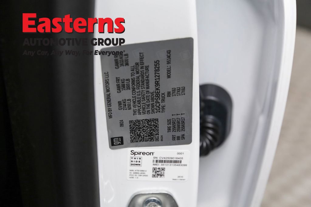 Used 2024 Chevrolet Colorado W/T w/ Technology Package image 34