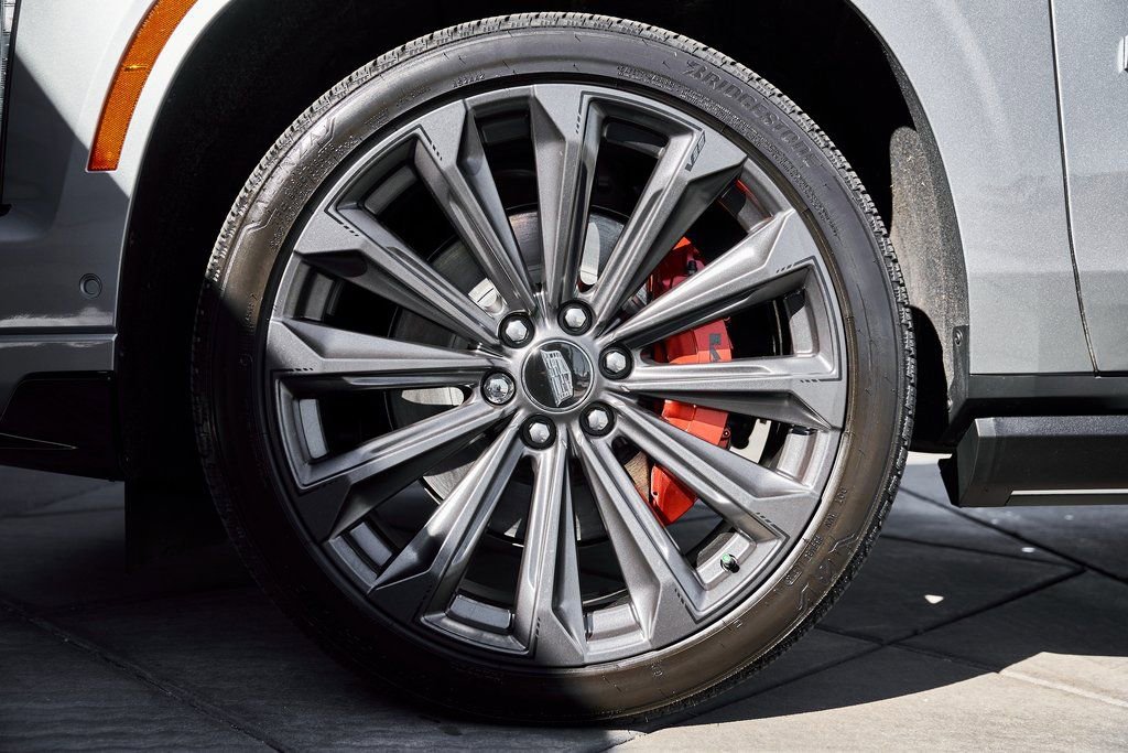 Used 2026 Cadillac Escalade V image 3