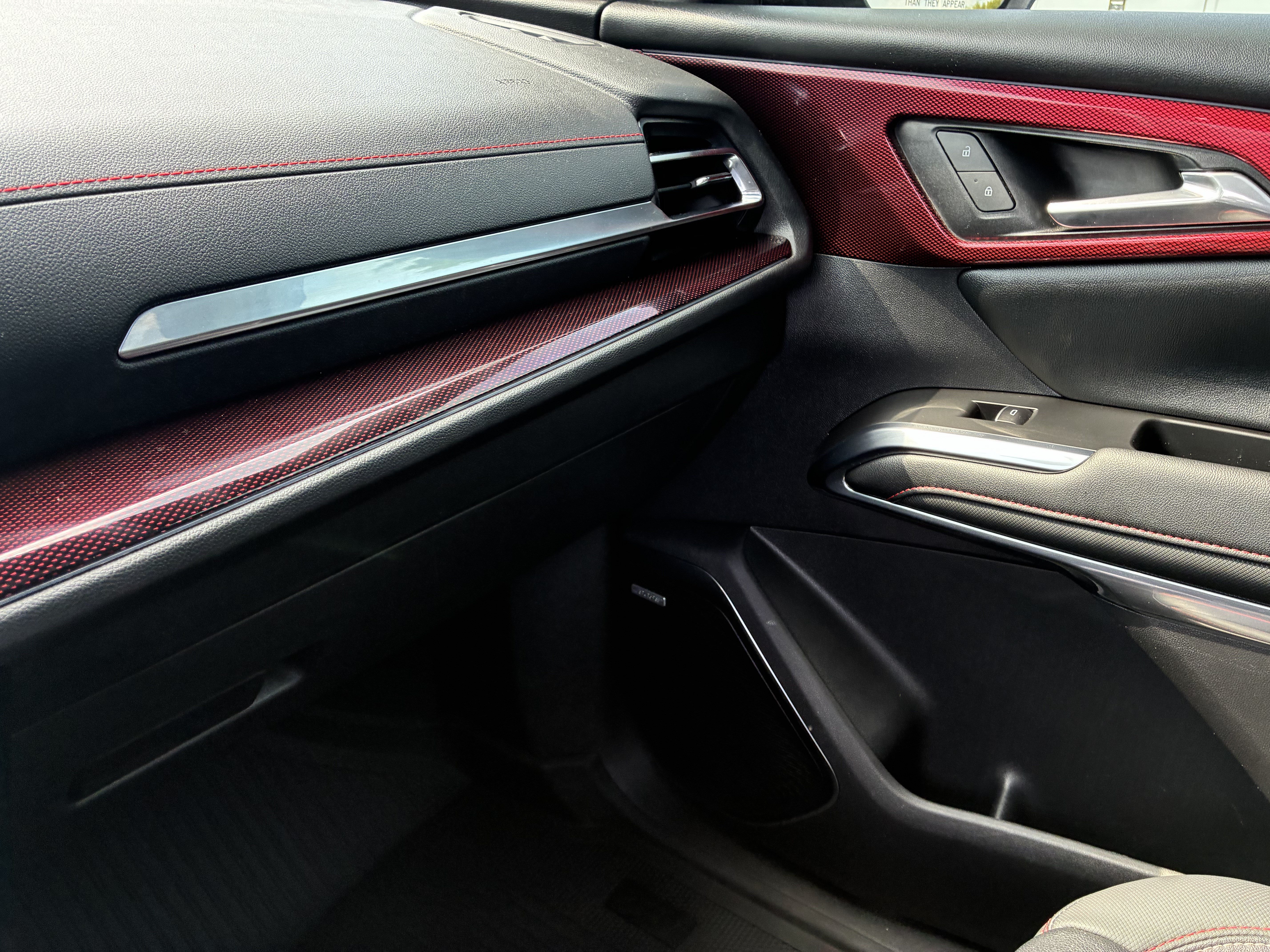 Used 2024 Chevrolet Traverse RS FWD image 39