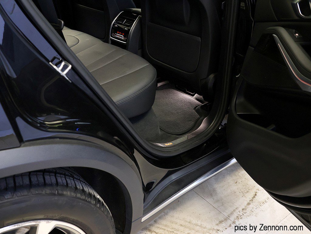 Used 2021 BMW X5 xDrive45e w/ Parking Assistance Package image 34