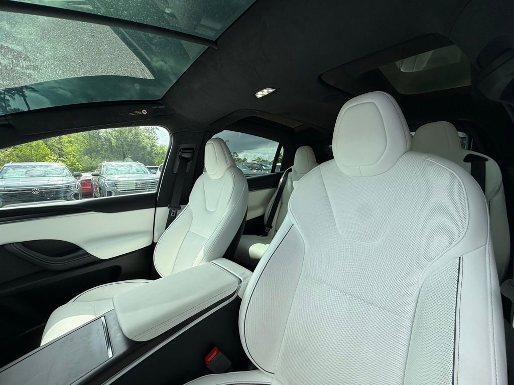 Used 2024 Tesla Model X Plaid image 16