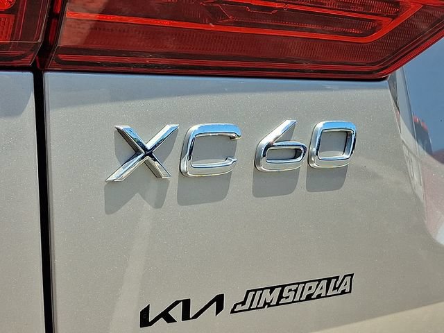 Used 2023 Volvo XC60 B5 Plus AWD/4WD image 30