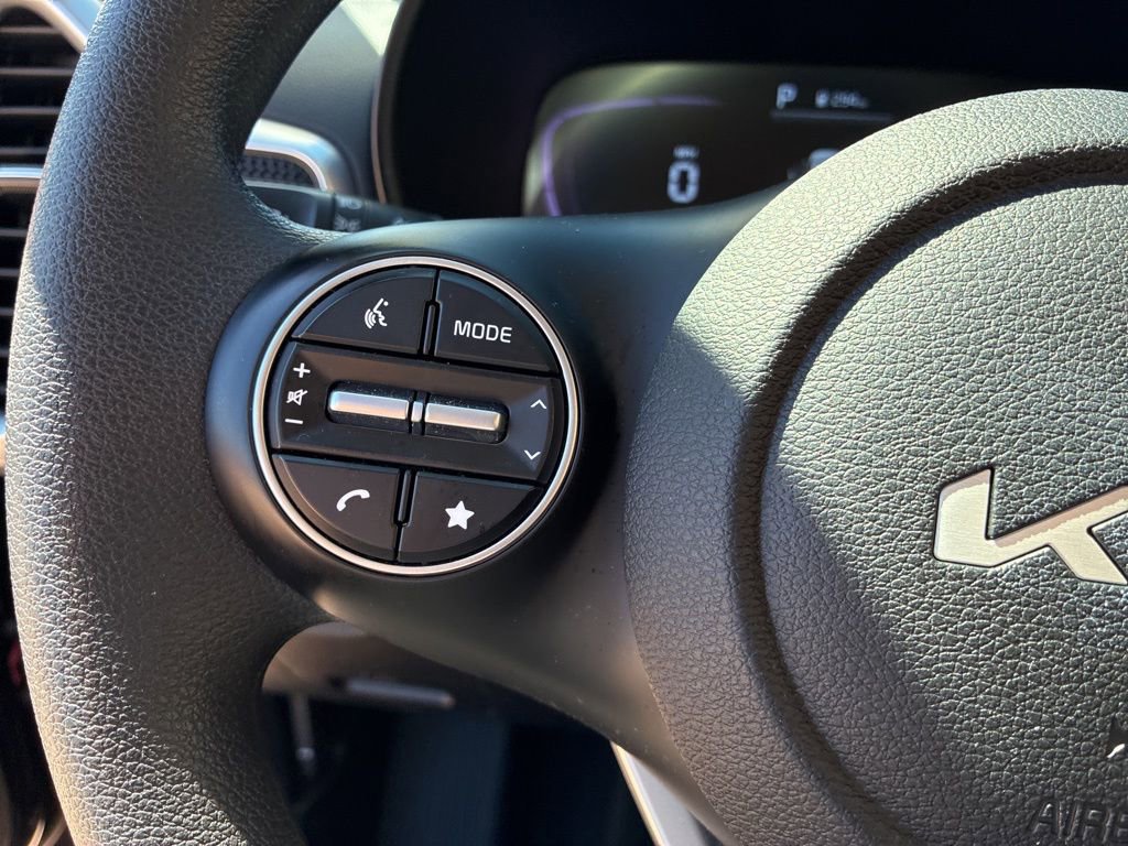 Certified 2025 Kia Soul LX FWD image 23