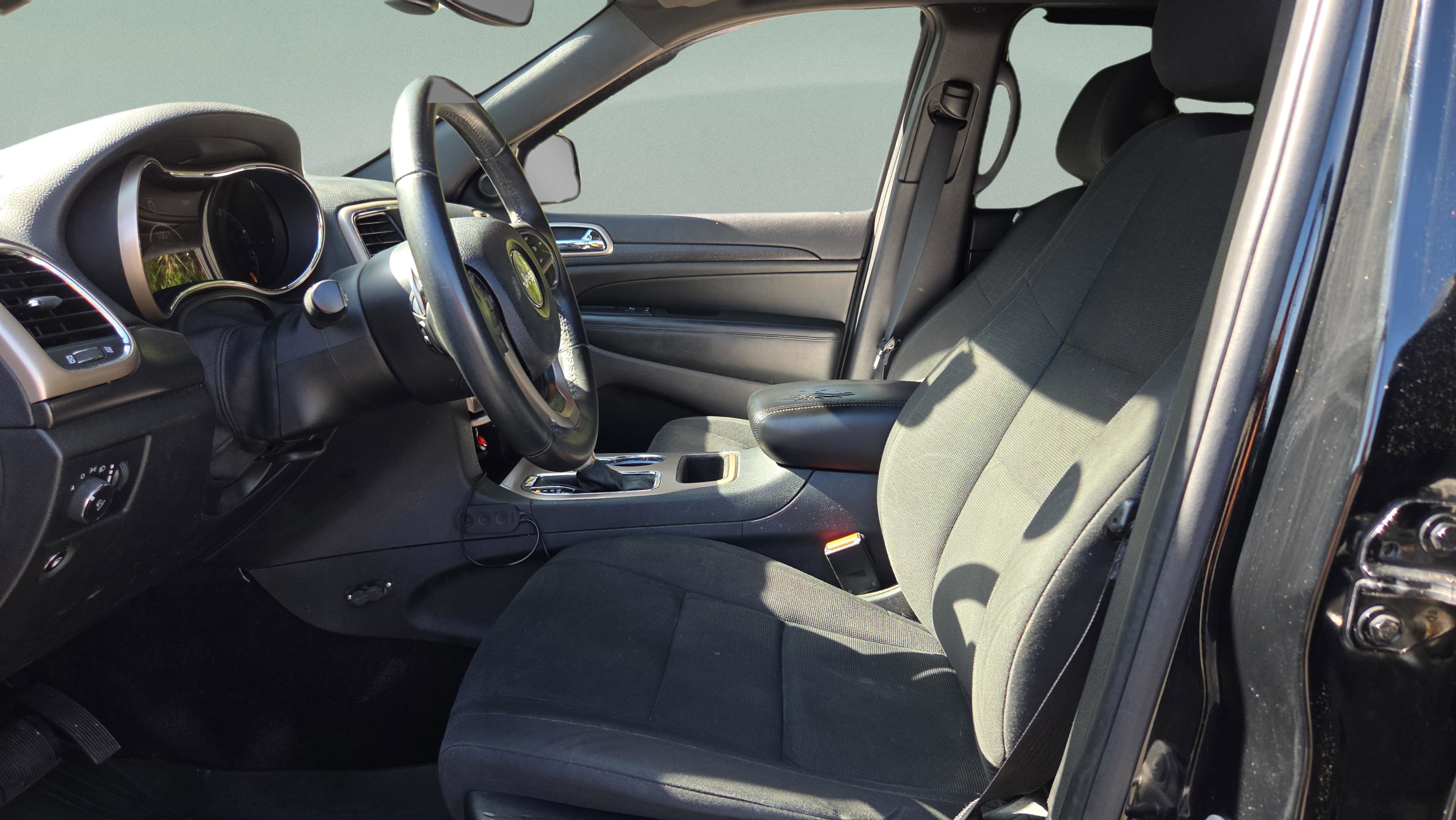 Used 2017 Jeep Grand Cherokee Laredo w/ Quick Order Package 23E image 10