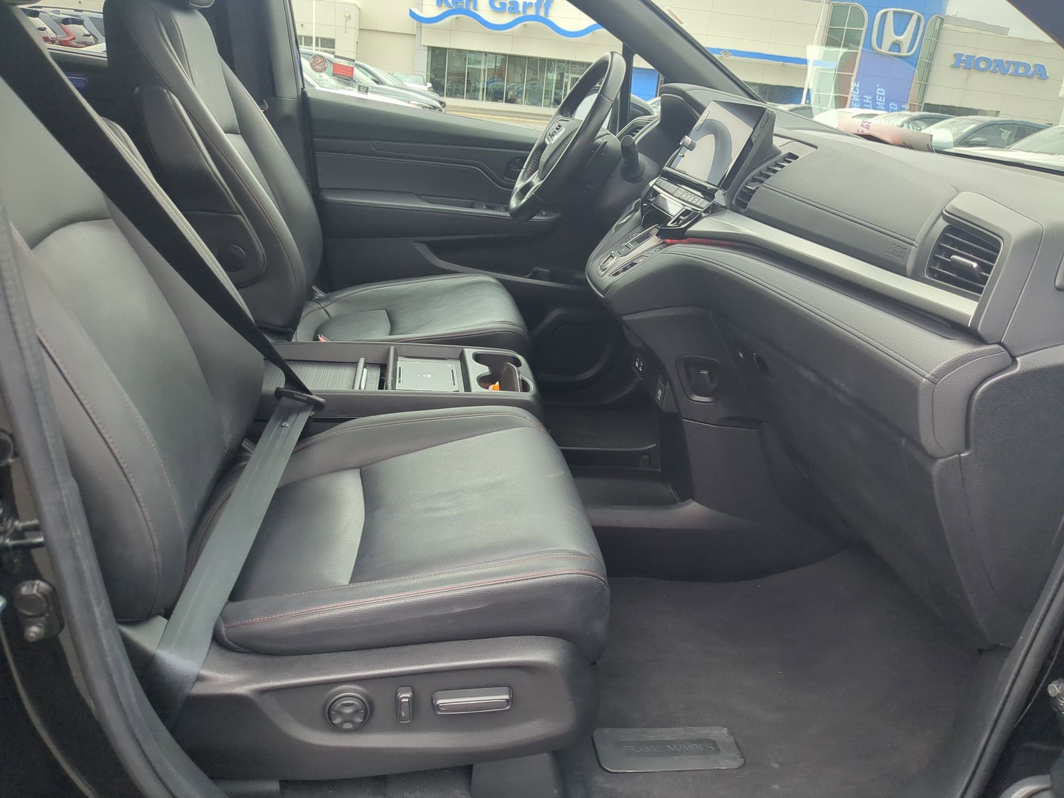 Used 2025 Honda Odyssey Sport-L image 34