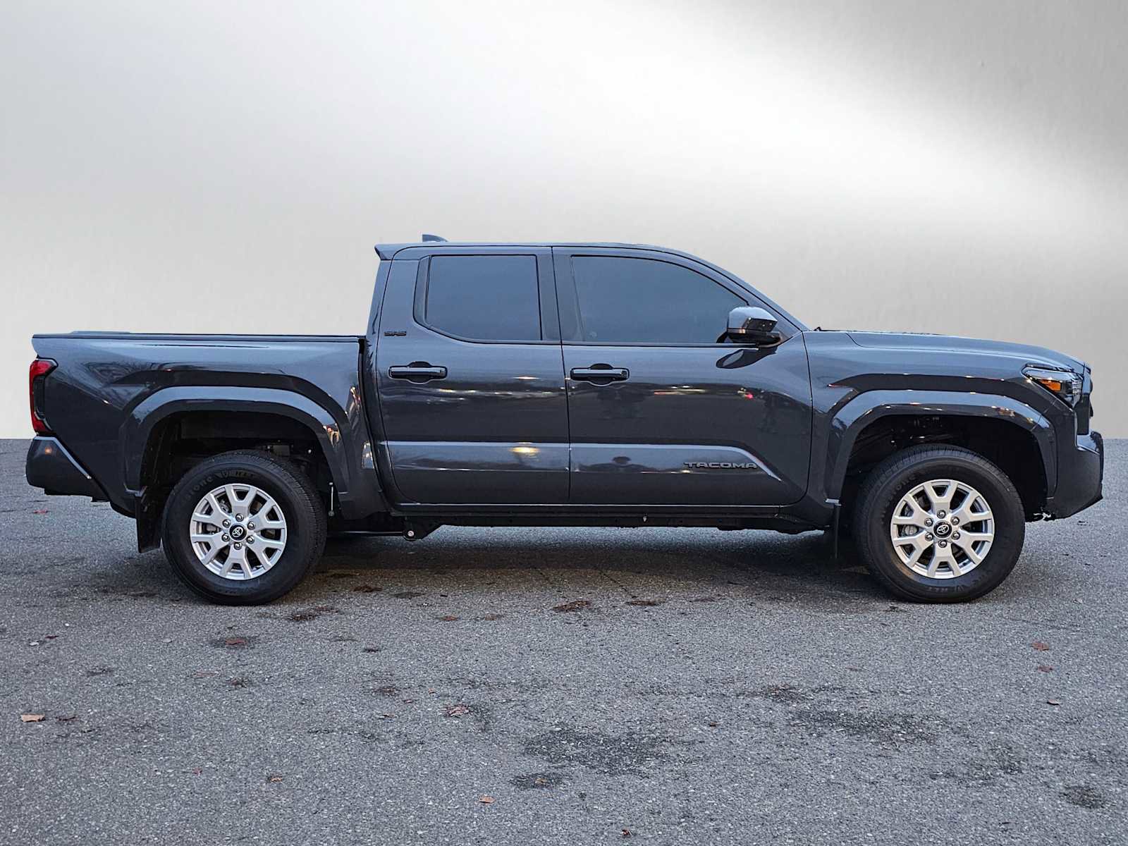 Used 2024 Toyota Tacoma SR5 image 2