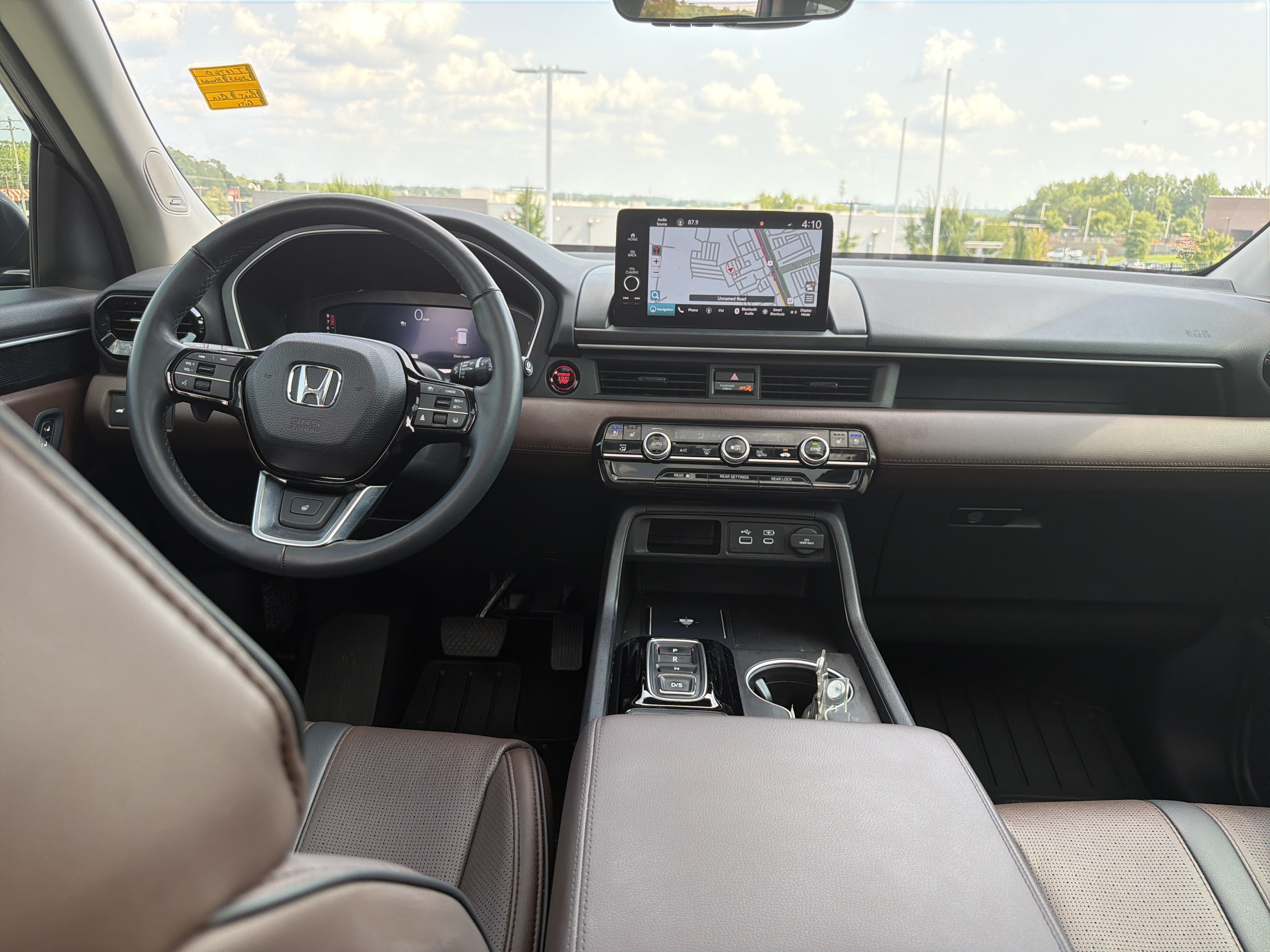 Used 2025 Honda Pilot Elite image 29