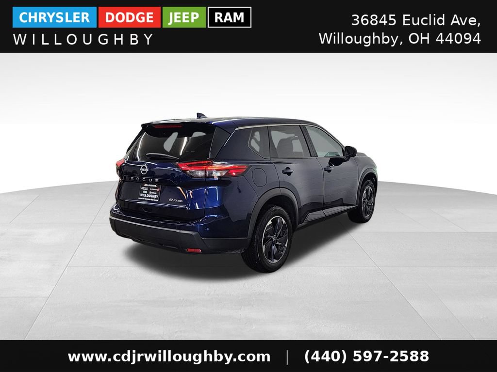 Used 2024 Nissan Rogue SV AWD/4WD image 9