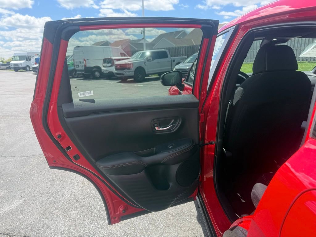 Used 2025 Honda HR-V Sport image 28