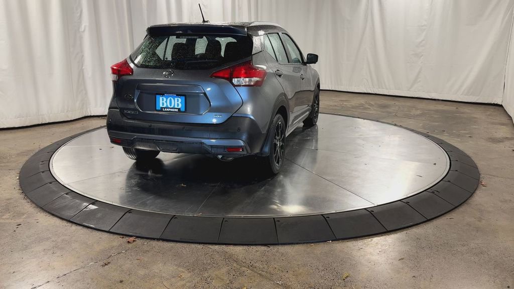 Used 2020 Nissan Kicks SR image 9