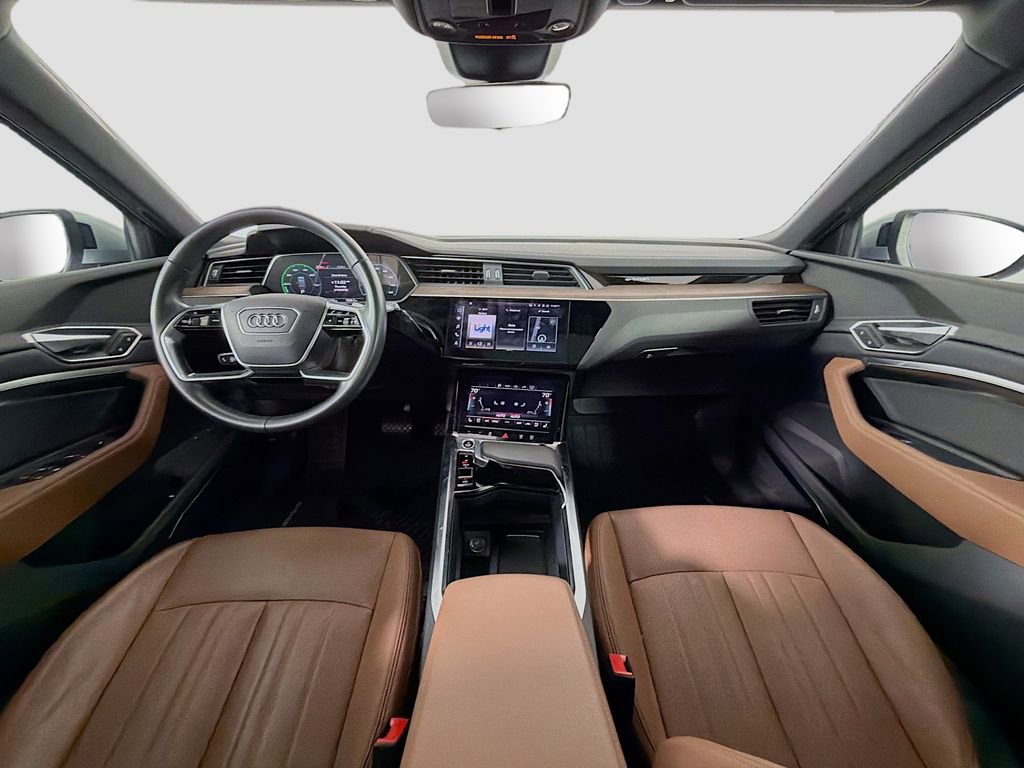 Used 2022 Audi e-tron Premium Plus image 9
