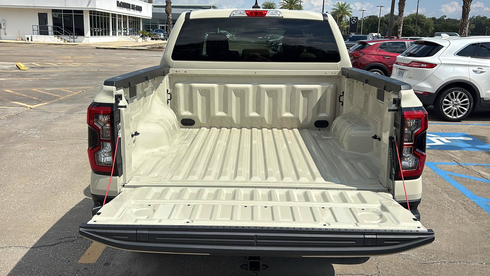Used 2025 Ford Ranger XLT AWD/4WD image 7