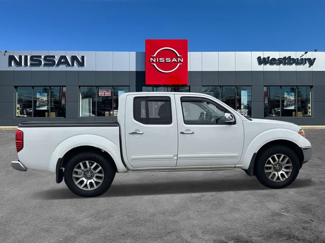 Used 2013 Nissan Frontier SL w/ Moonroof Pkg image 2