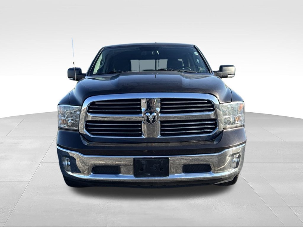 Used 2017 RAM 1500 Classic SLT w/ SLT Plus D←cor Group AWD/4WD image 2