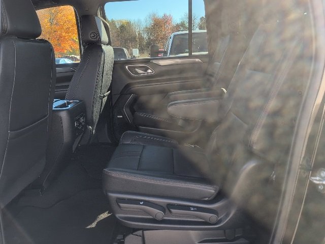 Used 2022 Chevrolet Suburban RST image 34