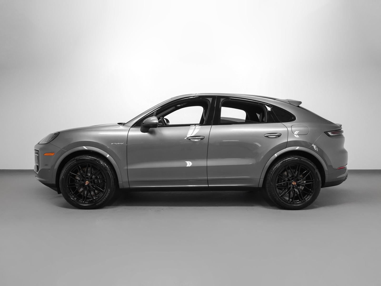 New 2026 Porsche Cayenne E-Hybrid Coupe AWD/4WD image 2