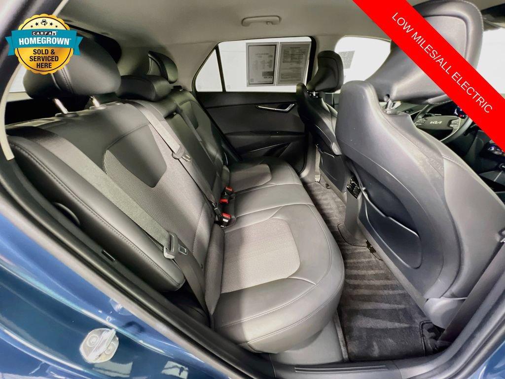 Certified 2025 Kia Niro Wind FWD image 28