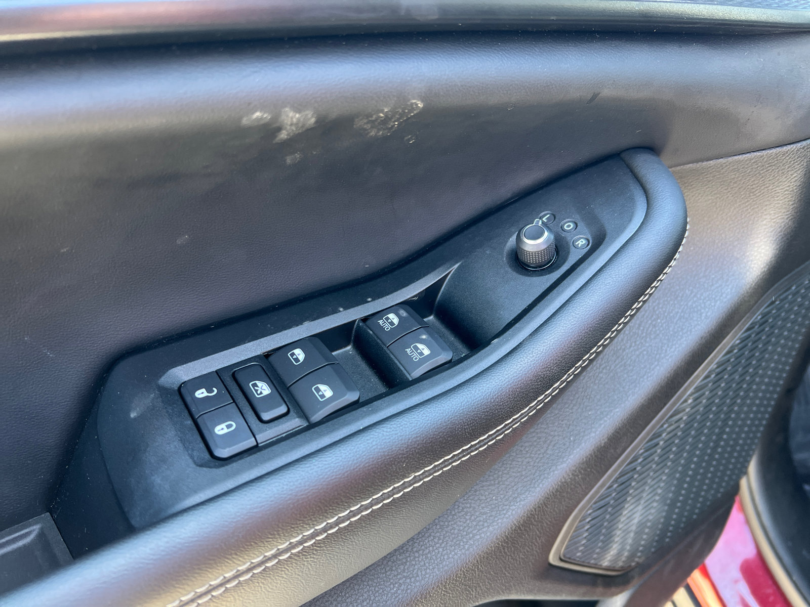 Used 2023 Jeep Grand Cherokee Laredo image 12