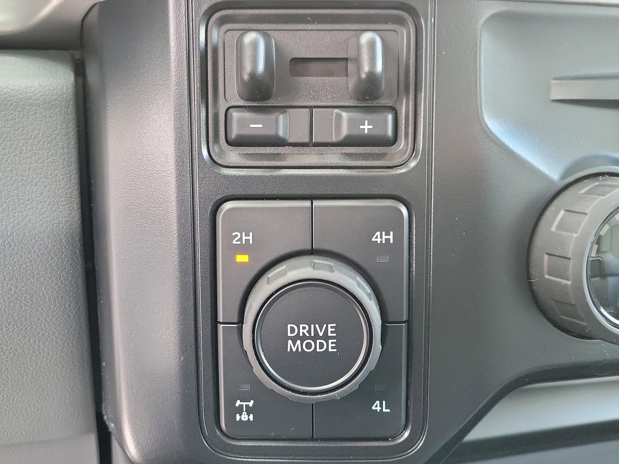 New 2026 Ford F350 XLT w/ XLT Premium Package AWD/4WD image 37