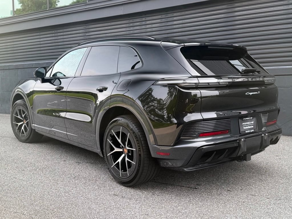 New 2026 Porsche Cayenne S AWD/4WD image 8