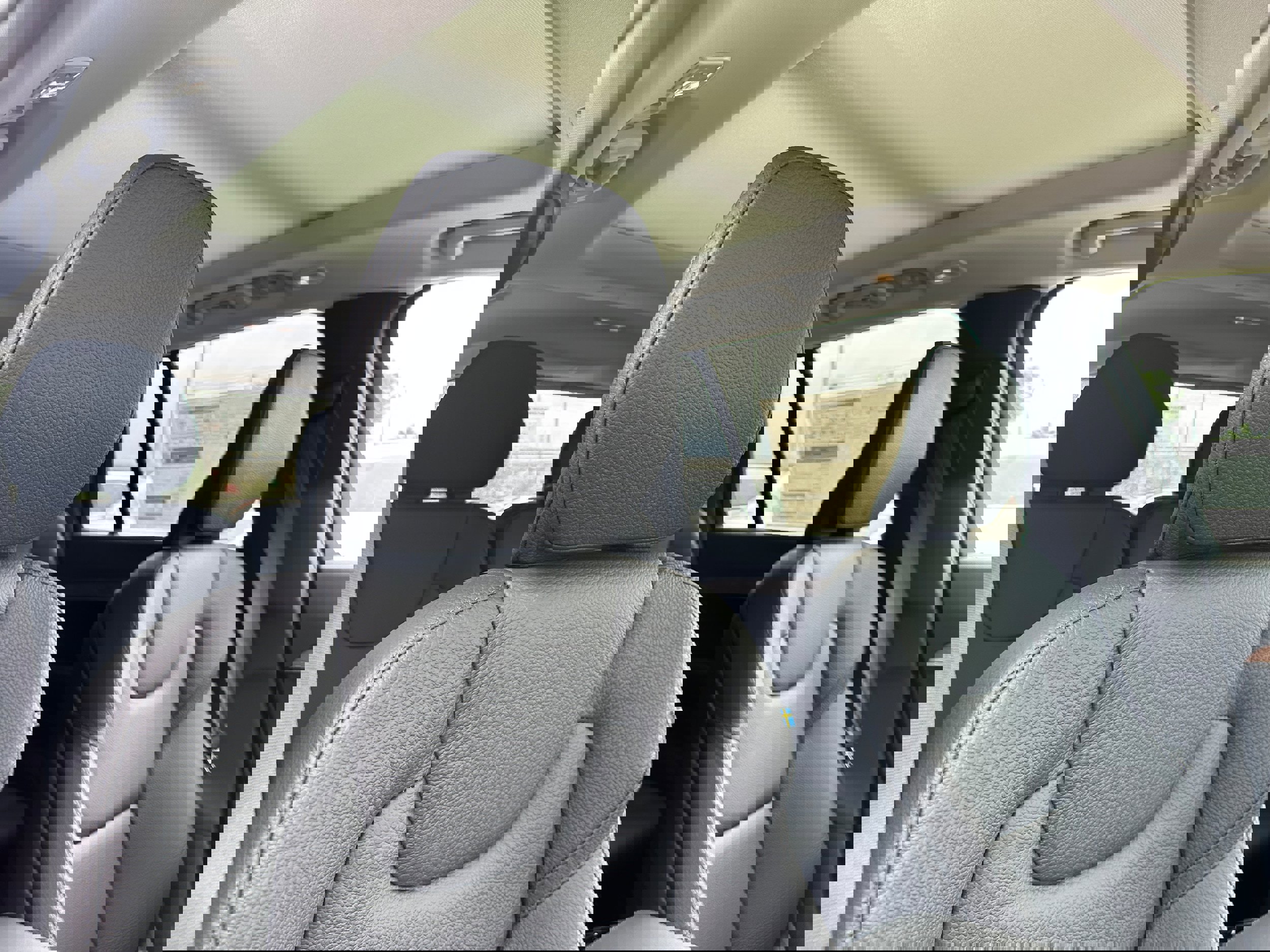 New 2025 Volvo XC90 T8 Core w/ Protection Package Premier image 9